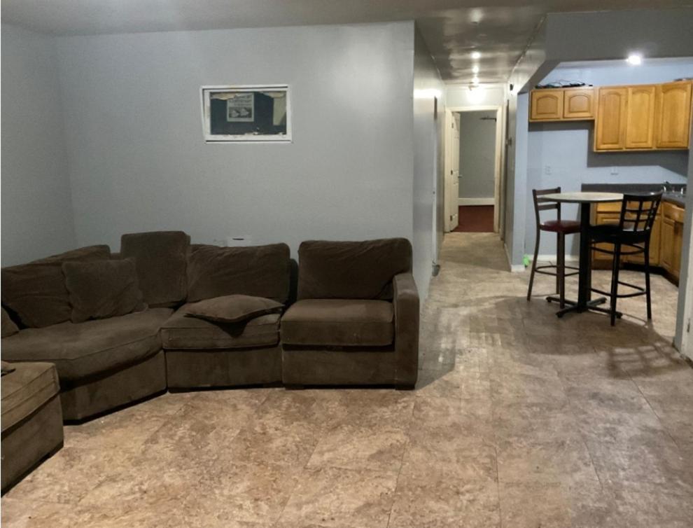 Room In A Beach House With King Size Bed In A Landlord Hosted Three Bedroom Apartment New York Kültér fotó