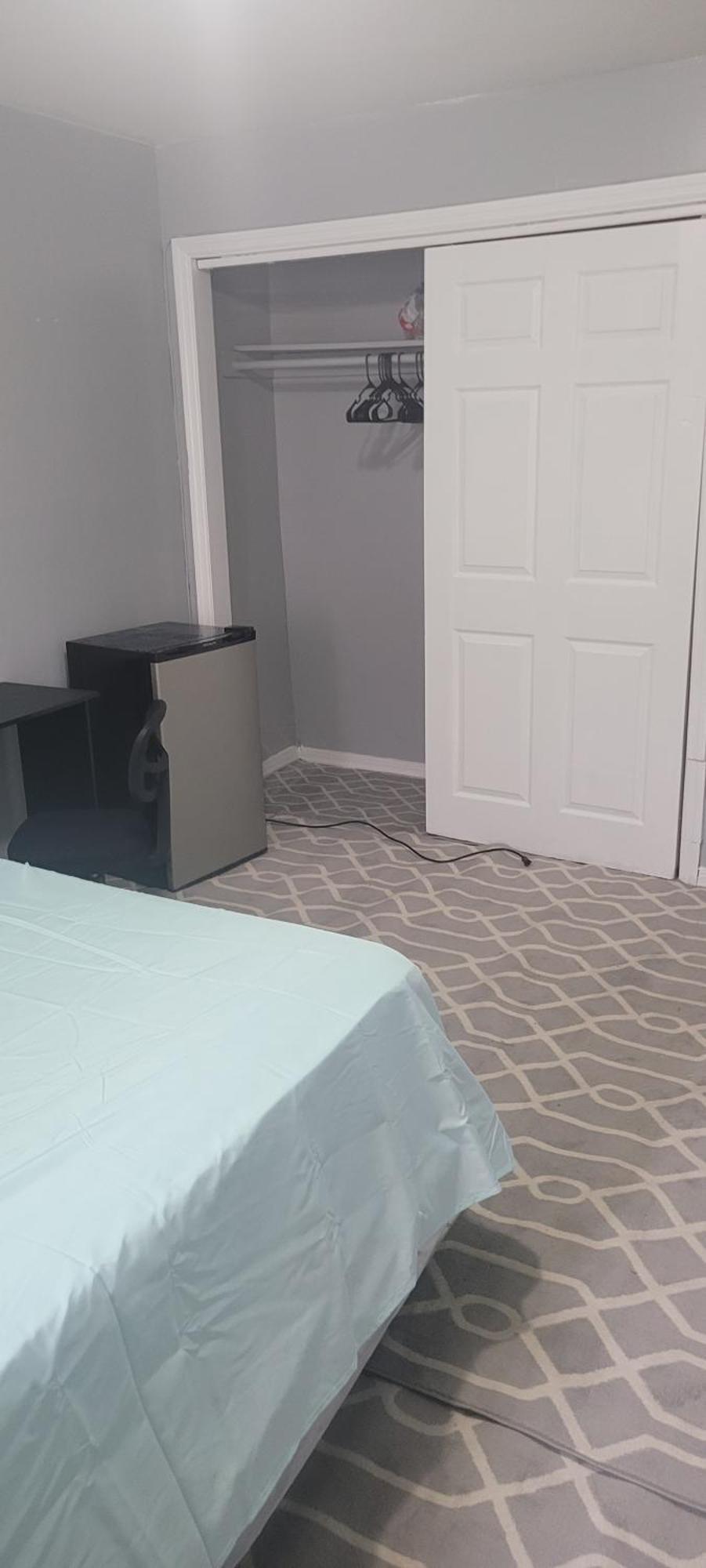 Room In A Beach House With King Size Bed In A Landlord Hosted Three Bedroom Apartment New York Kültér fotó