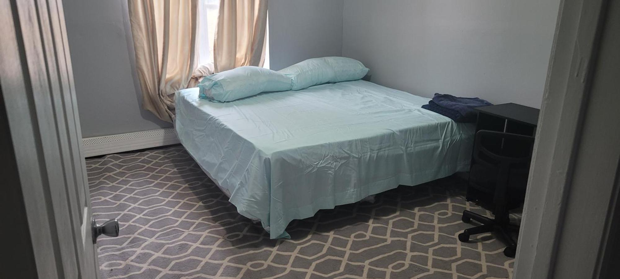 Room In A Beach House With King Size Bed In A Landlord Hosted Three Bedroom Apartment New York Kültér fotó